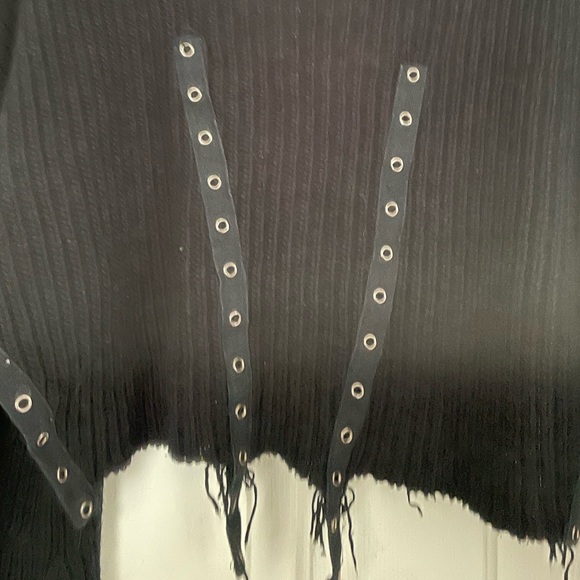 LF Black Trendy sweater with detailing - Picture 2 of 4